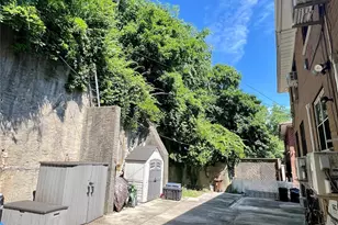 69-15 Little Neck Pkwy, Glen Oaks, NY 11004 - Photo 5