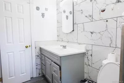 5 2nd Street, Coram, NY 11727 - Photo 15