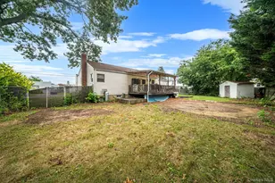 1231 10th St, West Babylon, NY 11704 - Photo 17