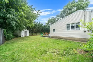 1231 10th St, West Babylon, NY 11704 - Photo 21
