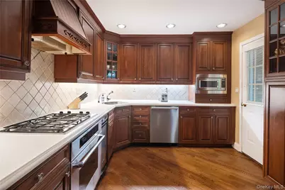 19 Winterberry Lane, Briarcliff Manor, NY 10510 - Photo 7