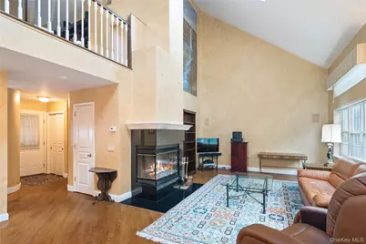 19 Winterberry Lane, Briarcliff Manor, NY 10510 - Photo 11