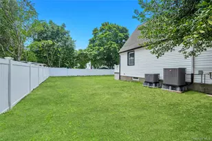 4 Ruby Ln, Huntington Station, NY 11746 - Photo 41
