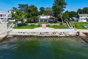 32 Westland Dr, Glen Cove, NY 11542 - Photo 11