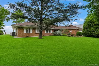 32 Westland Drive, Glen Cove, NY 11542 - Photo 13