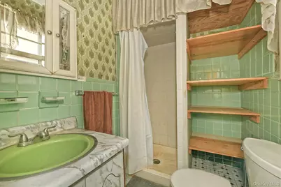 164-16 Goethals Avenue, Jamaica, NY 11432 - Photo 9