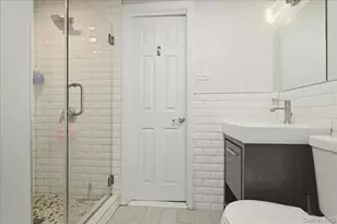 45 Cottonwood Ln, Westbury, NY 11590 - Photo 25