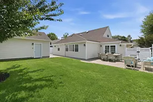 45 Cottonwood Ln, Westbury, NY 11590 - Photo 33