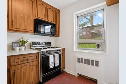 6 Dehaven Drive #1E, Yonkers, NY 10703 - Photo 9