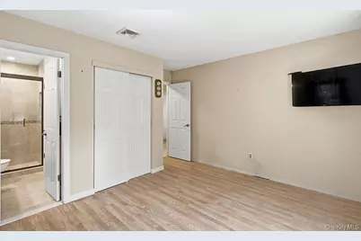 20 Oak Tree Drive, Smithtown, NY 11787 - Photo 15