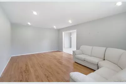 20 Oak Tree Drive, Smithtown, NY 11787 - Photo 7