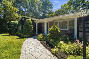 20 Oaktree Dr, Smithtown, NY 11787 - Photo 3