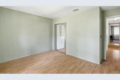 20 Oak Tree Drive, Smithtown, NY 11787 - Photo 17