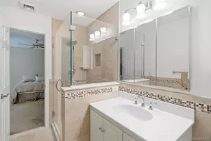 20 Oaktree Dr, Smithtown, NY 11787 - Photo 25