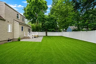 453 Dartmouth St, Westbury, NY 11590 - Photo 3