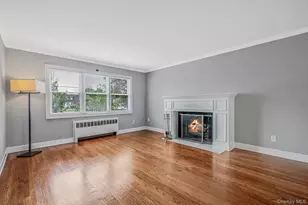 453 Dartmouth St, Westbury, NY 11590 - Photo 5