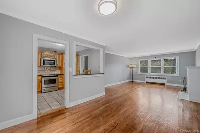 453 Dartmouth Street, Westbury, NY 11590 - Photo 11