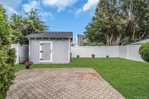 625 S 10th St, New Hyde Park, NY 11040 - Photo 17