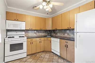 3902 Clove Court, Seaford, NY 11783 - Photo 11