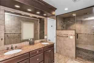 39 Kennedy Dr, Plainview, NY 11803 - Photo 17
