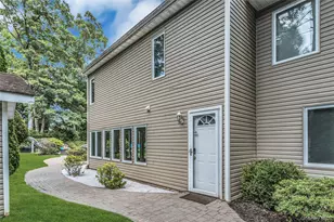 39 Kennedy Dr, Plainview, NY 11803 - Photo 35