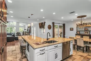 39 Kennedy Dr, Plainview, NY 11803 - Photo 5
