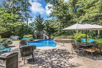 39 Kennedy Drive, Plainview, NY 11803 - Photo 29