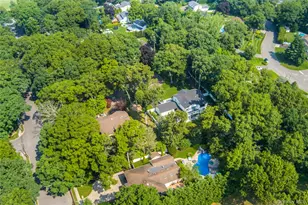 39 Kennedy Dr, Plainview, NY 11803 - Photo 41