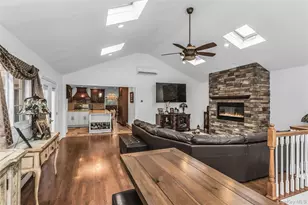 39 Kennedy Dr, Plainview, NY 11803 - Photo 13