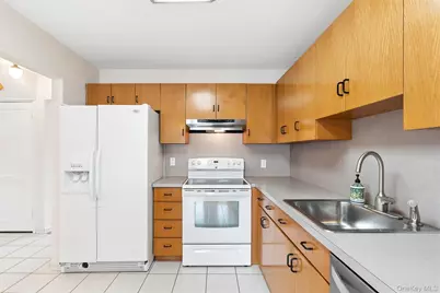 1016 Washington Avenue, Westbury, NY 11590 - Photo 9