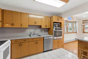 1016 Washington Ave, Westbury, NY 11590 - Photo 11
