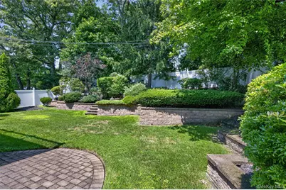 7 Chatham Road, Commack, NY 11725 - Photo 15