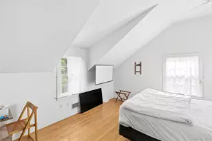 17 Baiting Hollow Rd, East Hampton, NY 11937 - Photo 17