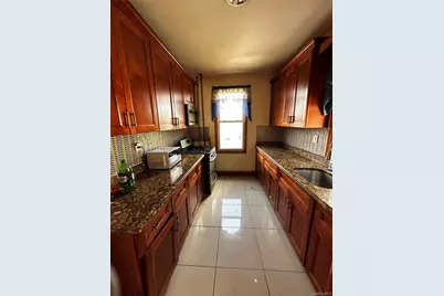 [Address not provided], Jamaica, NY 11435 - Photo 13