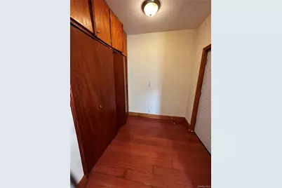 [Address not provided], Jamaica, NY 11435 - Photo 9