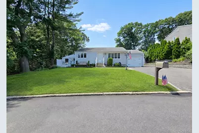 40 Sarah Drive, Lake Grove, NY 11755 - Photo 3