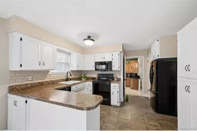 36 Champlin Street, Ronkonkoma, NY 11779 - Photo 15