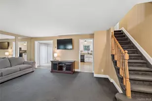 36 Champlin St, Ronkonkoma, NY 11779 - Photo 9