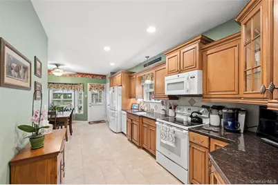 36 Champlin Street, Ronkonkoma, NY 11779 - Photo 3