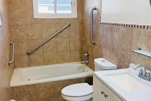 537 Lakeway Dr, West Babylon, NY 11704 - Photo 7