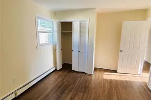537 Lakeway Dr, West Babylon, NY 11704 - Photo 13