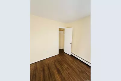 537 Lakeway Drive, West Babylon, NY 11704 - Photo 11