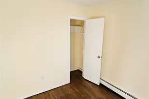 537 Lakeway Dr, West Babylon, NY 11704 - Photo 11