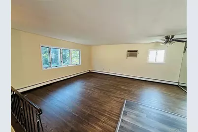 537 Lakeway Drive, West Babylon, NY 11704 - Photo 3