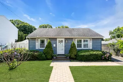 6 Linton Court, West Babylon, NY 11704 - Photo 1