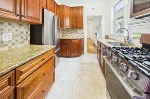2858 E 197th St, Bronx, NY 10461 - Photo 9