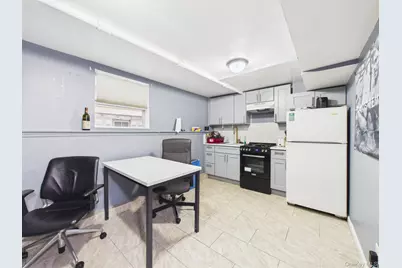 2858 E 197th Street, Bronx, NY 10461 - Photo 15
