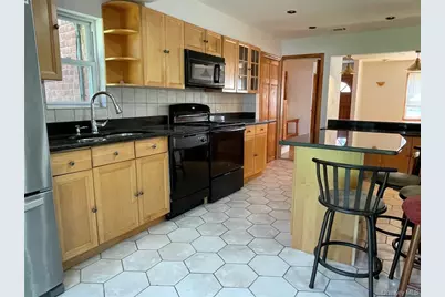 2 Stuart Drive, Syosset, NY 11791 - Photo 7