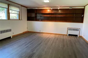 2 Stuart Dr, Syosset, NY 11791 - Photo 13