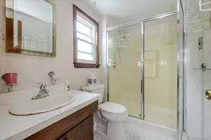 1815 Meadowbrook Rd, Merrick, NY 11566 - Photo 15
